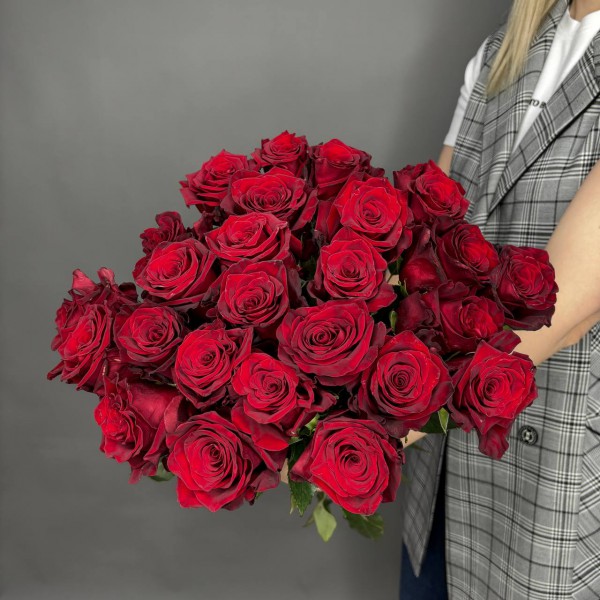 Букет из 25 красных роз фото 1