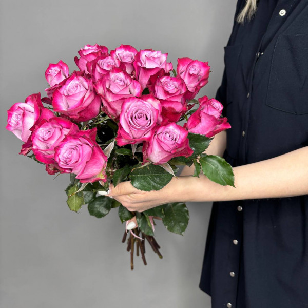 Букет из 15 фиолетовых роз фото 1