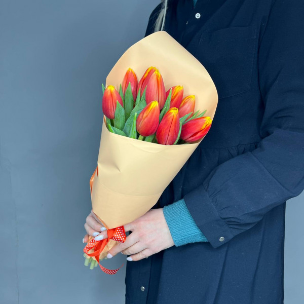 Букет из 9 тюльпанов фото 2