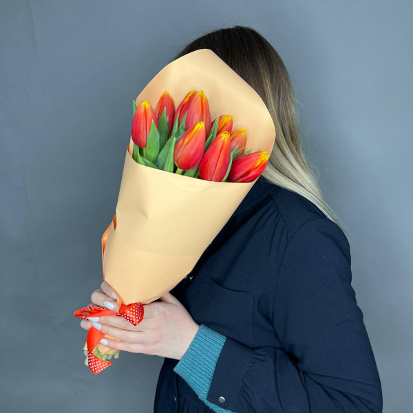 Букет из 9 тюльпанов фото 1