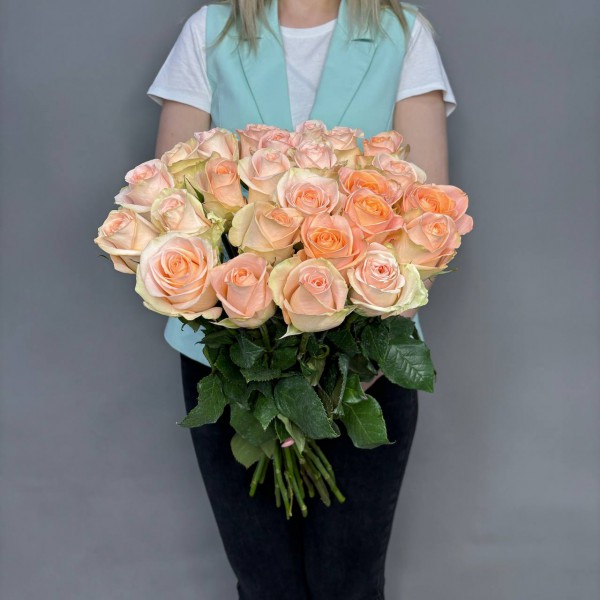 Букет из 25 персиковых роз фото 2