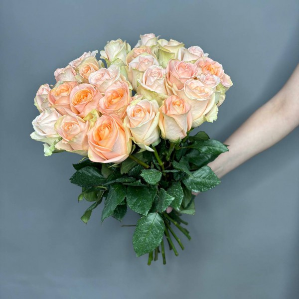 Букет из 25 персиковых роз фото 3
