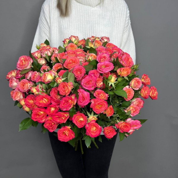 Букет из 25 красно оранжевых кустовых роз фото 1