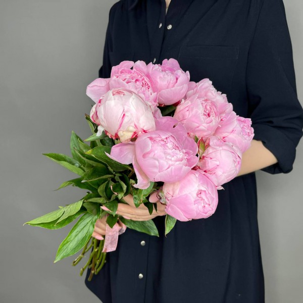 Букет из 9 пионов фото 1