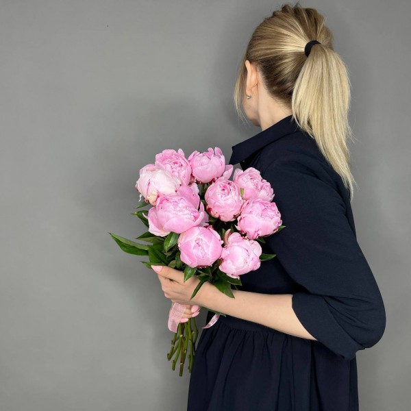 Букет из 9 пионов фото 3
