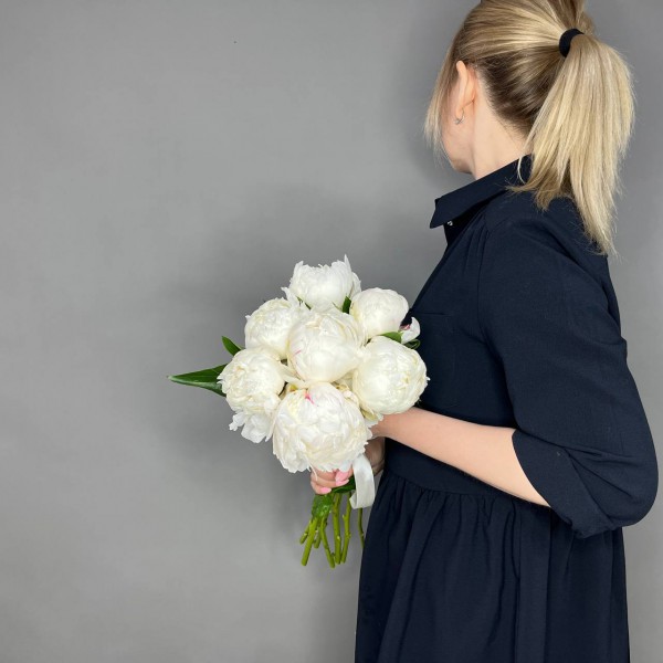 Букет из 7 пионов фото 1