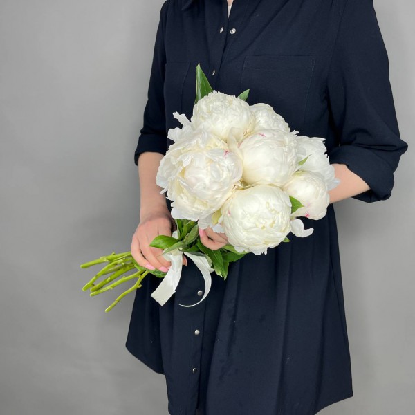 Букет из 7 пионов фото 2