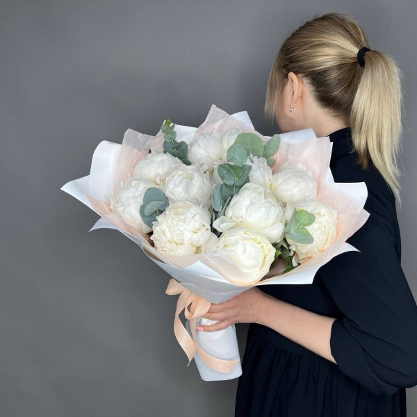 Букет из 11 белых пионов фото 1