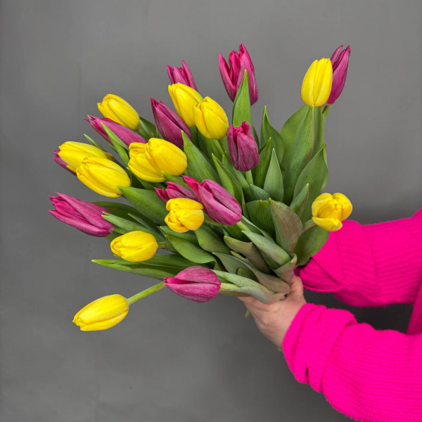Букет из 25 желто-розовых тюльпанов фото 2