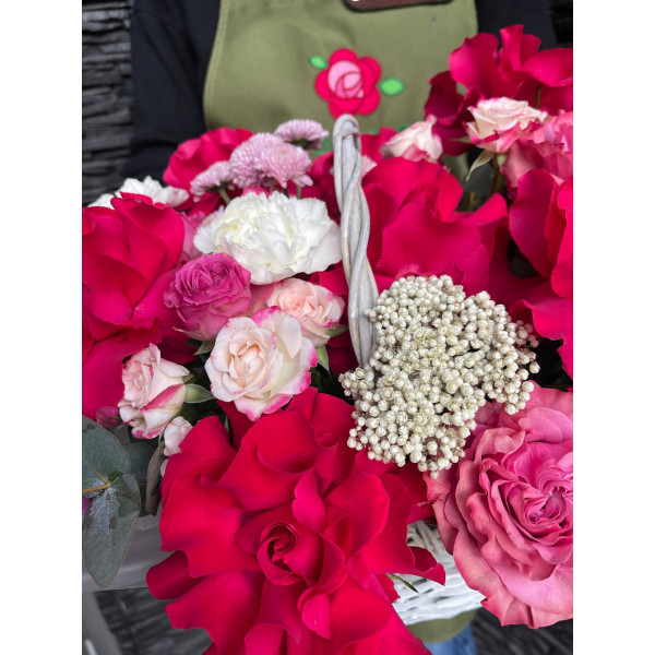 Корзина с розами фото 2