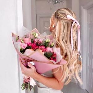 Как подобрать цветы в подарок в зависимости от характера женщины