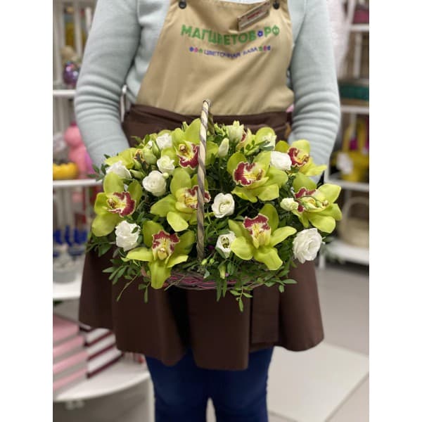 Композиция из цимбидиума и эустомы фото 2