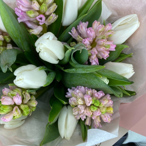 Бует из тюльпанов и гиацинтов фото 3